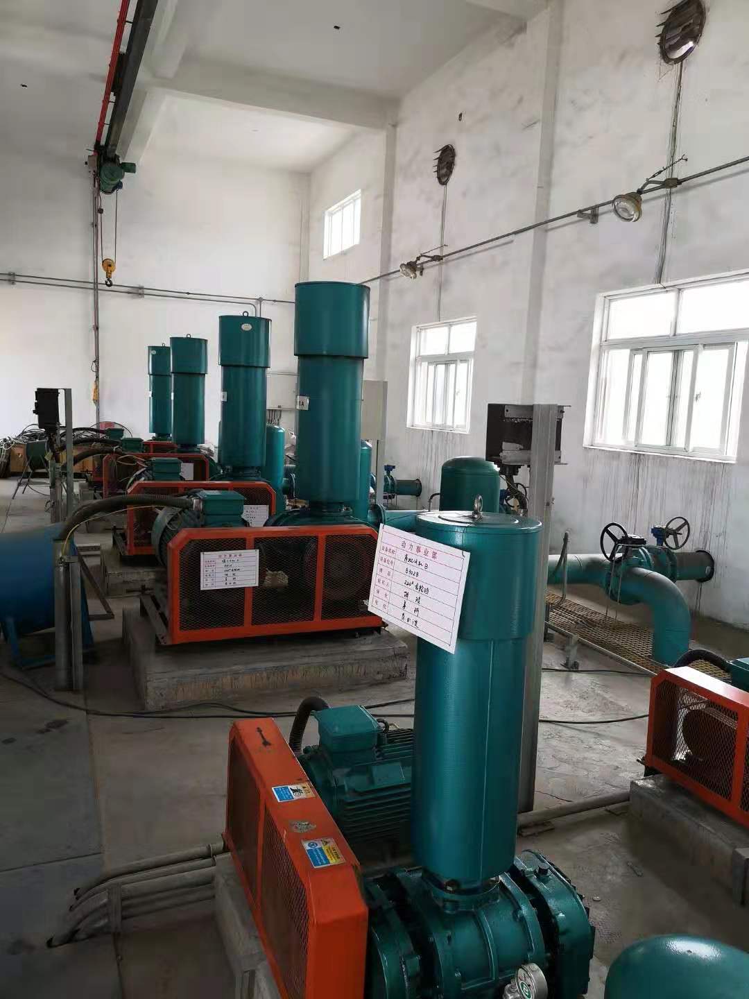 河南潢川污水处理厂鼓风机房图片